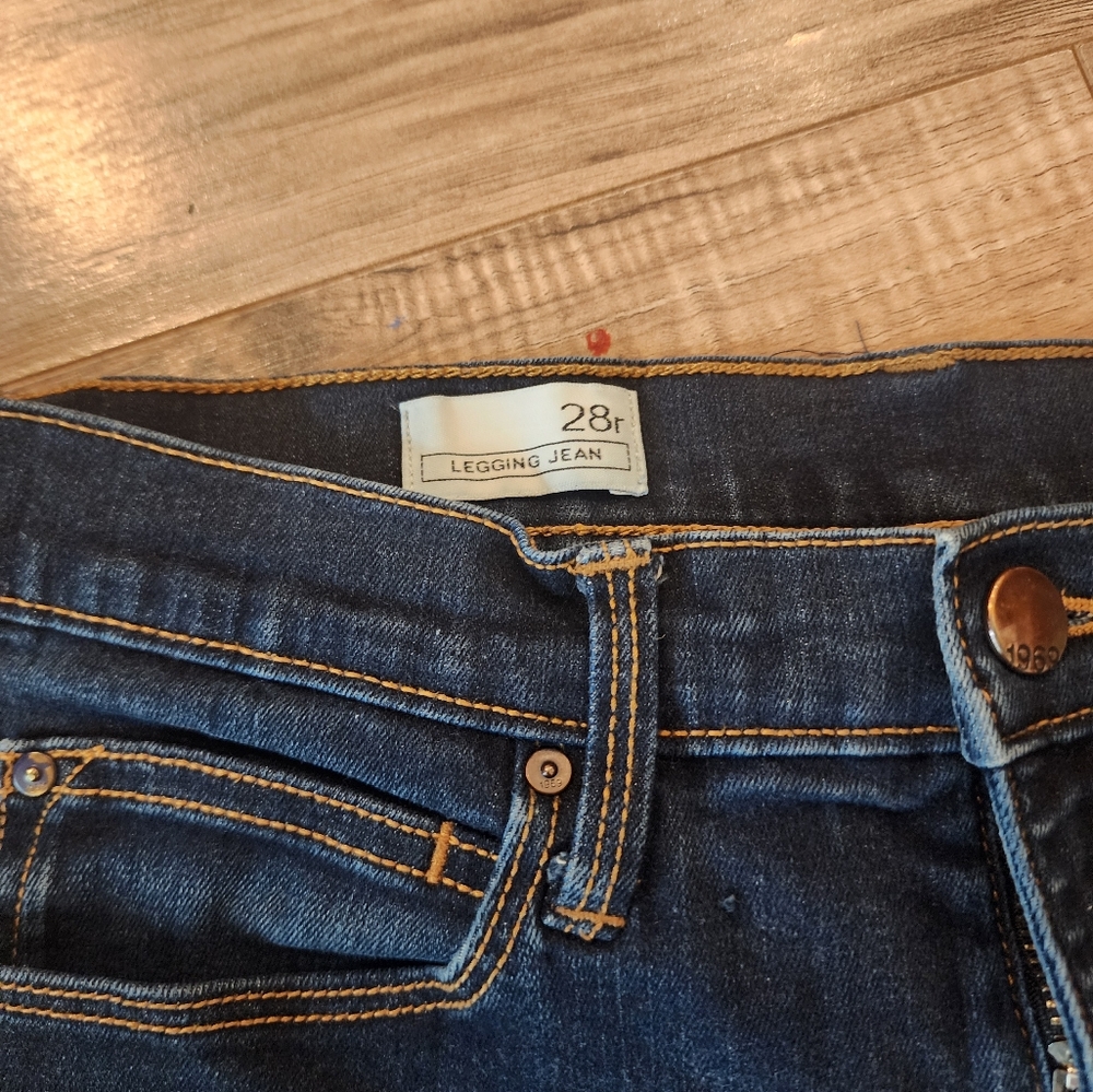 Jeans - Picture 3 of 6